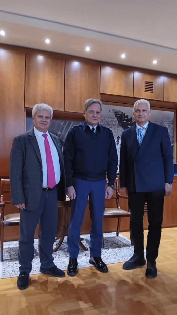 Με τον Πρόεδρο τησ Shandong Province και τον Καθηγητή Xiao Yun Zheng στο Nishan Water Culture/With the President of Shandong Province and Professor Xiao Yun Zheng at Nishan Water Culture